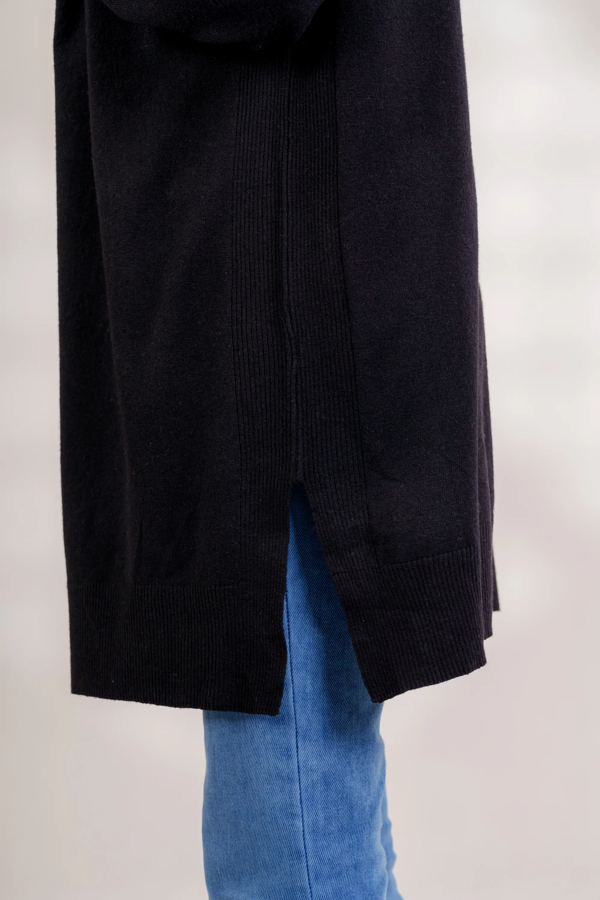 Black longline cardigan - Image 4
