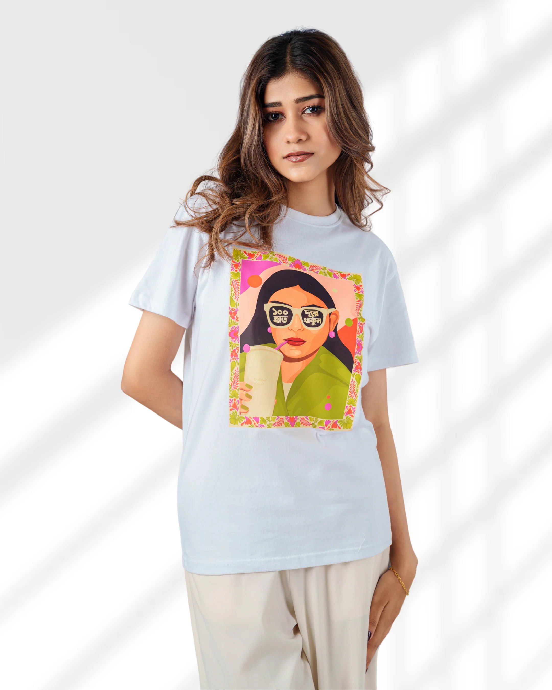 100 Haat Dure Thakun Graphic T-shirt - Image 4